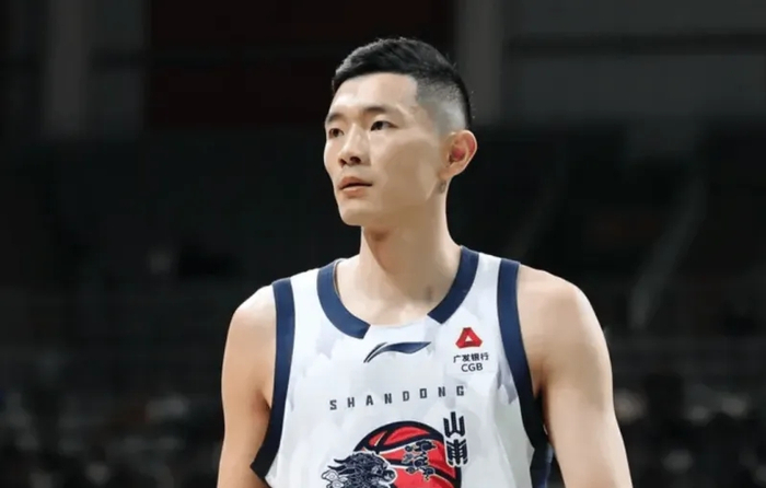 开云体育app-山东崩了n年的三分终于有救了！王证搭配陈林坚，空间+威慑力拉满|山东队|比赛|球员|命中率|兜底_新浪体育_新浪新闻